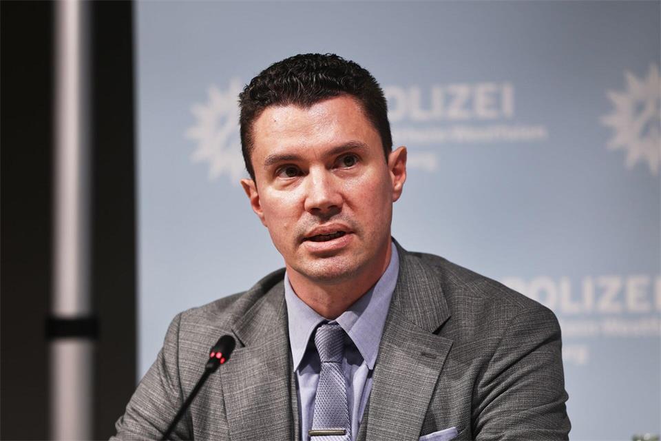 „Melden Sie sich bei uns“, sagte Polizeipräsident Alexander Dierselhuis.Oliver Berg/dpa