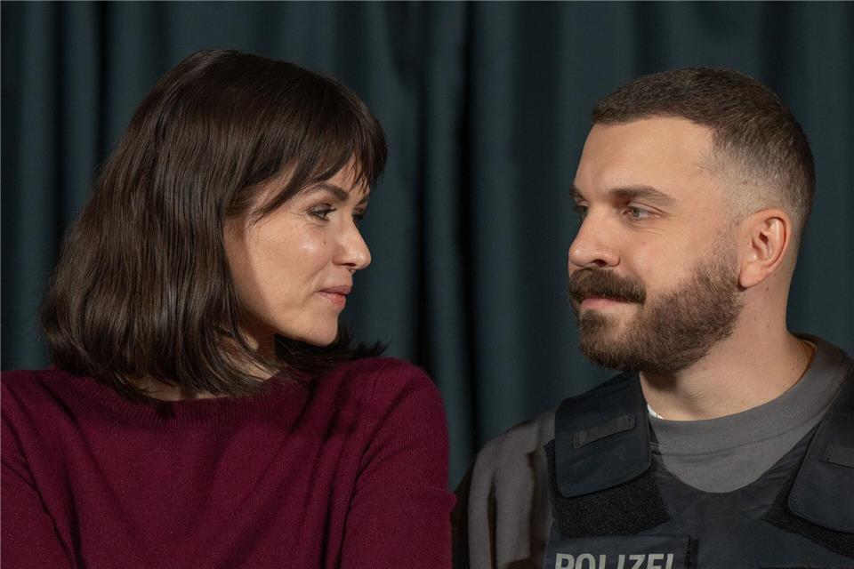 Melika Foroutan und Edin Hasanović spielen das ausgezeichnete Frankfurter „Tatort“-Ermittlerduo. (Archivbild)Boris Roessler/dpa