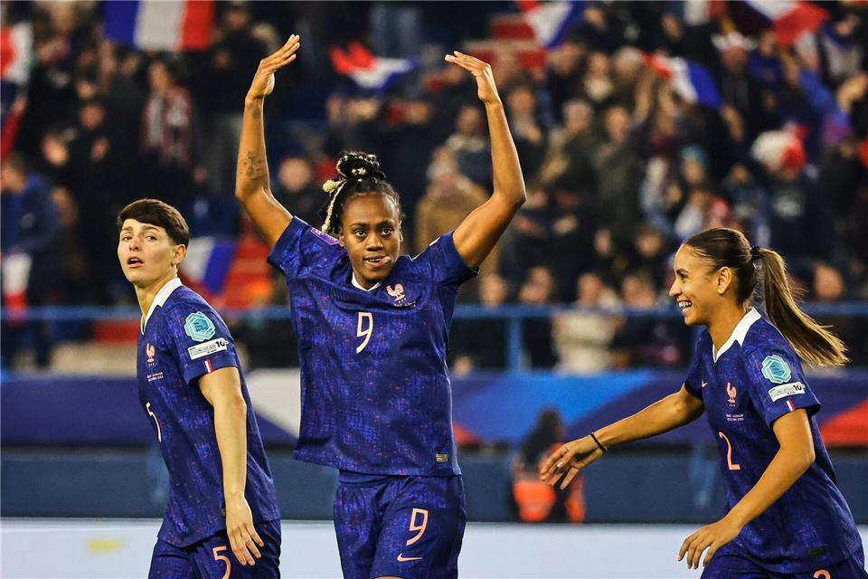 Wieder Klara Bühl: DFB-Frauen ziehen ins Finale ein  Melvine Malard erzielt das frühe 1:0 gegen DeutschlandJeremias Gonzalez/AP/dpa