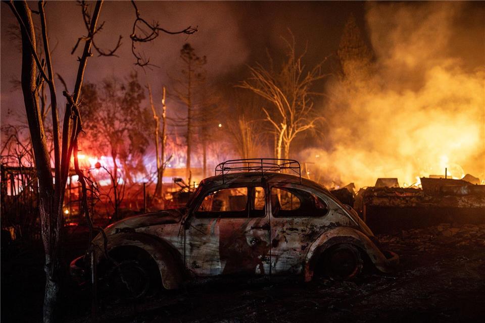 Waldbrand zerstört Gebäude nahe ehemaliger Goldgräber-Stadt Menschen kamen bislang nicht zu Schaden.Stephen Lam/San Francisco Chronicle/AP/dpa