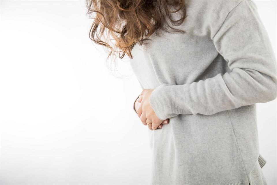 Menschen mit Zöliakie sollten komplett auf glutenhaltige Getreide verzichten - nicht nur, weil sie ihnen Bauchweh, Durchfall und Blähungen bescheren können. Langfristig steigt durch den Verzehr von Gluten ihr Darmkrebsrisiko. picture alliance / dpa Themendienst