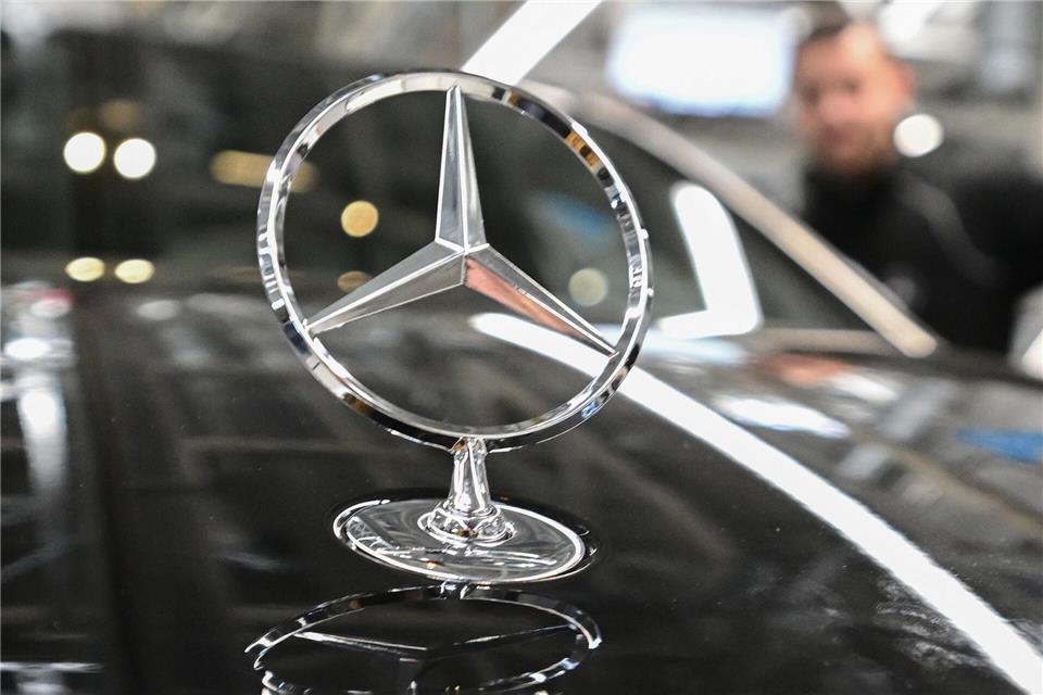 Mercedes-Benz: Der Autobauer hinkt den eigenen Ansprüchen hinterher. (Archivbild)Bernd Wei�brod/dpa