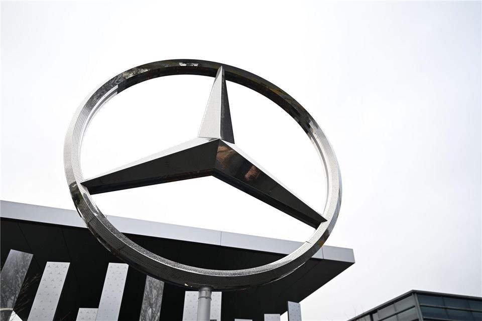 Mercedes-Benz: Verträge zum Verkauf der Leasingtochter Athlon unterzeichnet. (Archivbild)Bernd Weißbrod/dpa