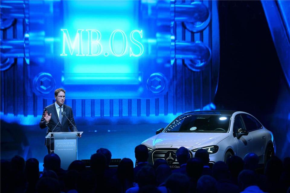 Mercedes-Chef: Fabriken wie die in Kecskemet sind ein Wettbewerbsvorteil.Zsolt Szigetvary/MTI/AP/dpa