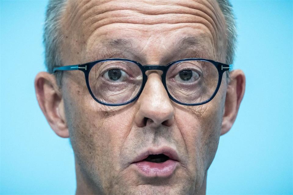 Merz: „„Wir müssen uns aus einem Tief herausarbeiten.“Michael Kappeler/dpa