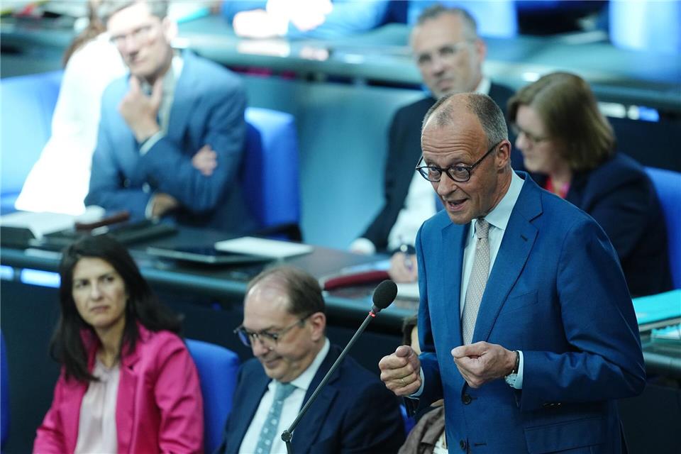 Merz hofft auf Klarheit zu Rentenreform bis Jahresende. Kay Nietfeld/dpa