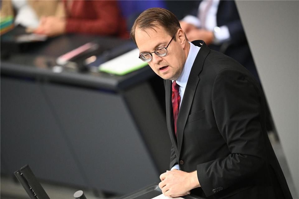 Grüne und Linke: Merz „Stadtbild“-Spruch fatal Merz - so Linken-Fraktionschef Sören Pellmann im Bundestag - setze einen Stachel in die Demokratie. Niklas Graeber/dpa