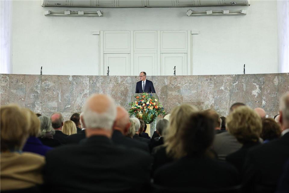 Merz spricht bei einer Feier für Friedrich von Metzler in der Frankfurter PaulskircheHannes P. Albert/dpa