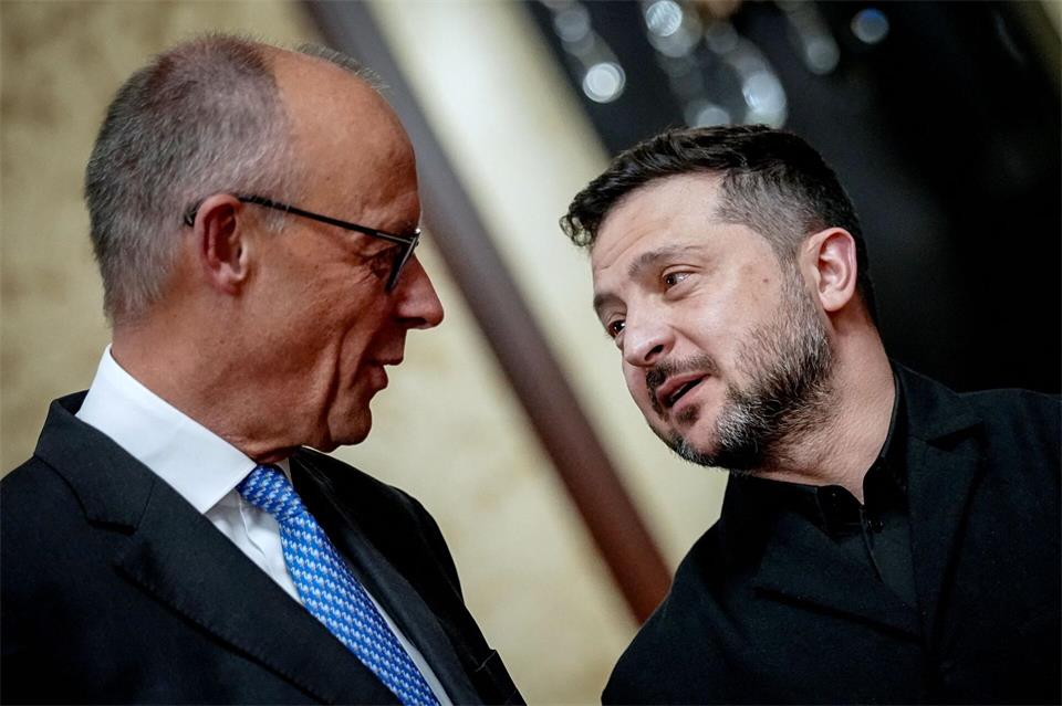 Merz und Selenskyj: Zwischen diese beiden passt im Moment kein Blatt Papier.Kay Nietfeld/dpa