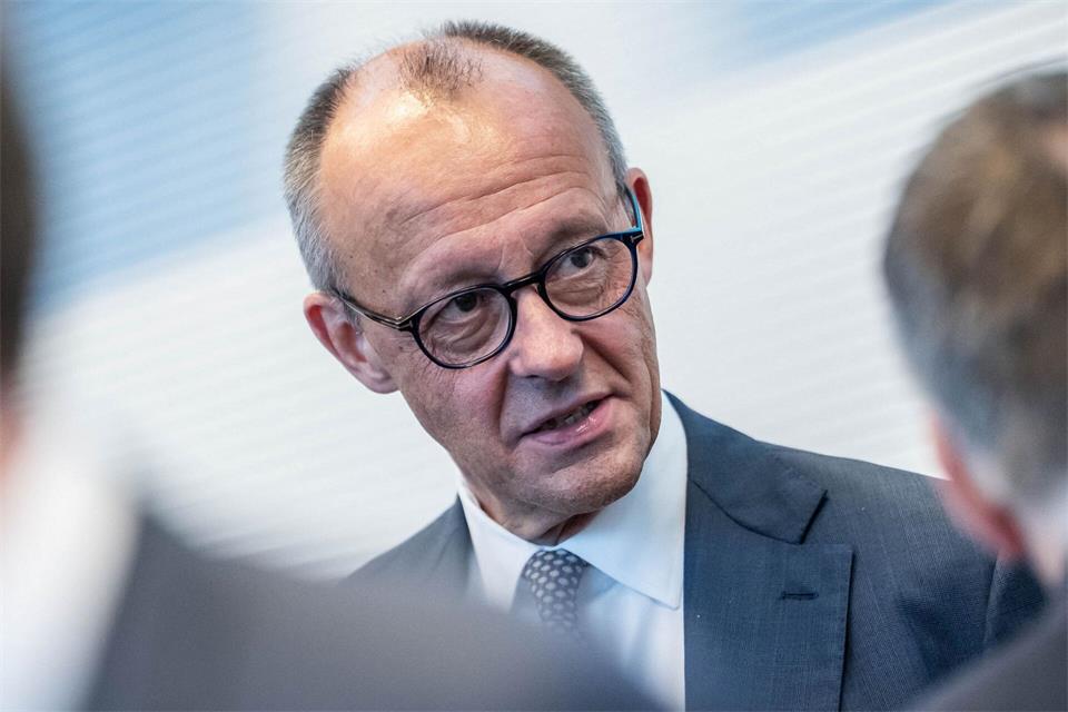 Merz weist die SPD-Vorwürfe erneut zurück.Michael Kappeler/dpa