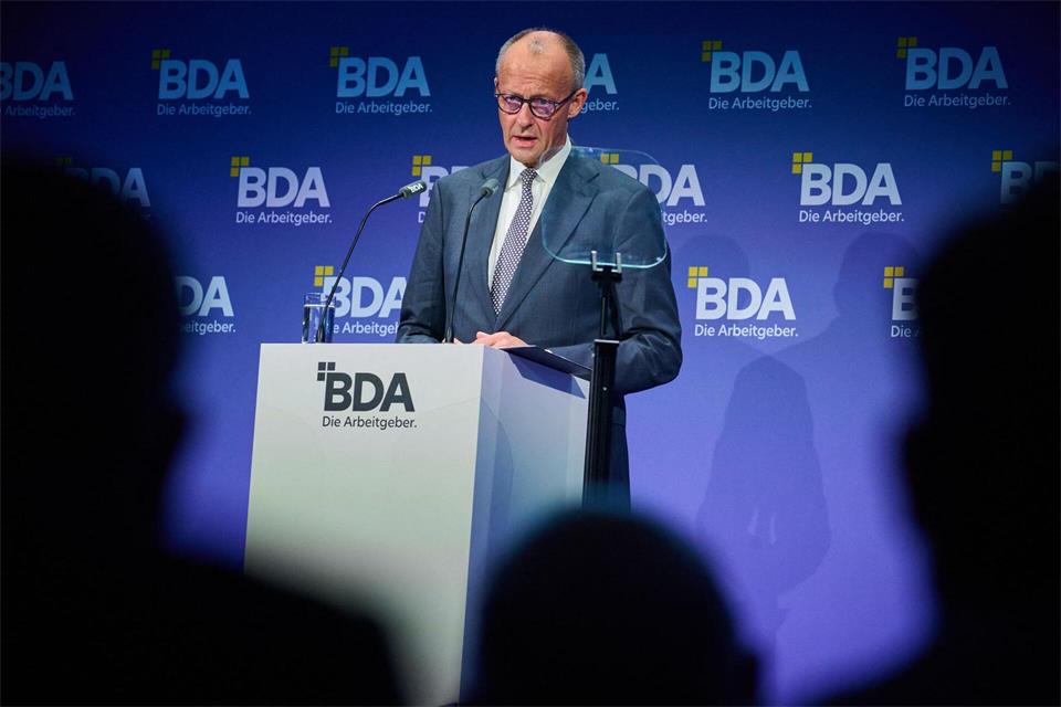 Merz will nicht am Zeitplan für die Rentenreform rütteln. Bernd von Jutrczenka/dpa