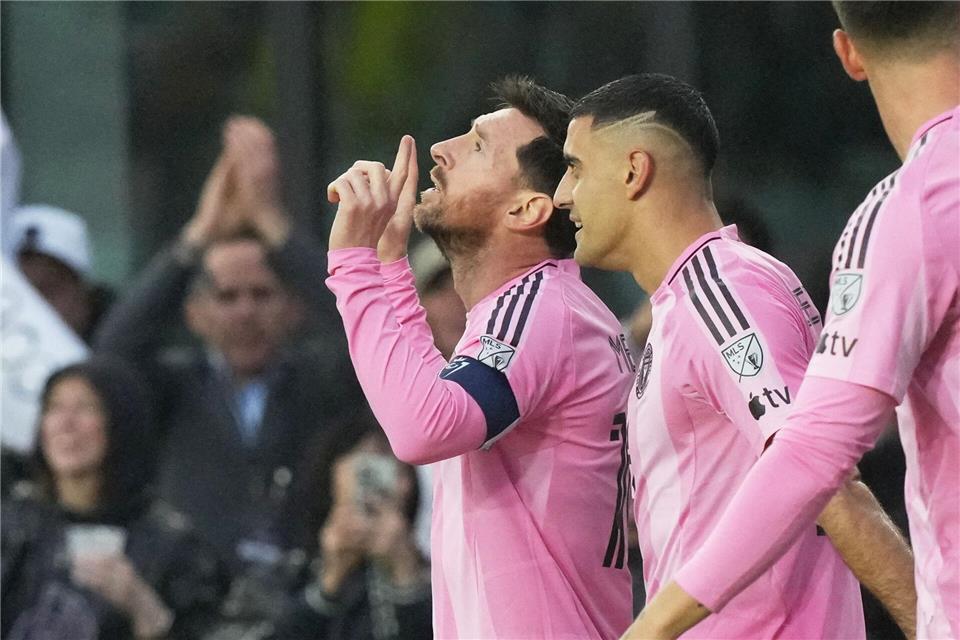 Messi jubelt nach seinem 1:0.Marta Lavandier/AP/dpa