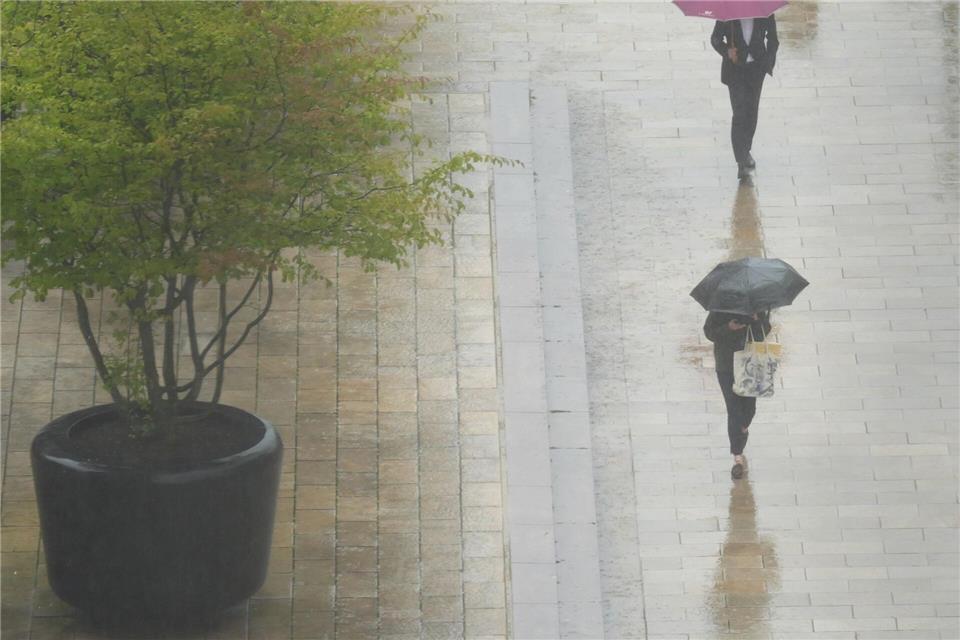Meteorologen sagen nasse Herbsttage voraus. (Symbolbild)Marcus Brandt/dpa