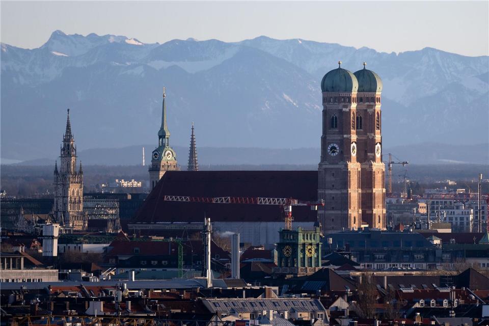 Metropolen wie München bieten viele Jobmöglichkeiten, aber das Wohnen dort ist teuer.Sven Hoppe/dpa