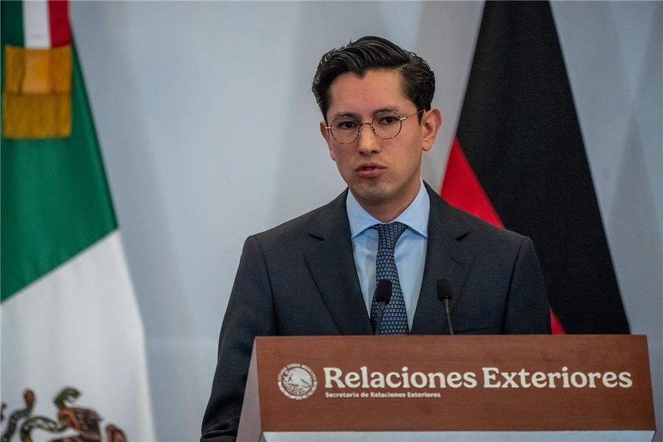 Mexikos Außenminister Roberto Velasco sagt, man werde nun auch juristisch auf die Vorfälle reagieren. (Archivbild)Michael Kappeler/dpa