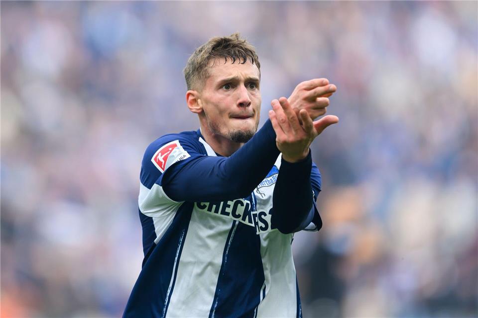 Michael Cuisance gehört zu den erfahrensten Spielern im Kader von Hertha BSC. (Archivbild)Robert Michael/dpa