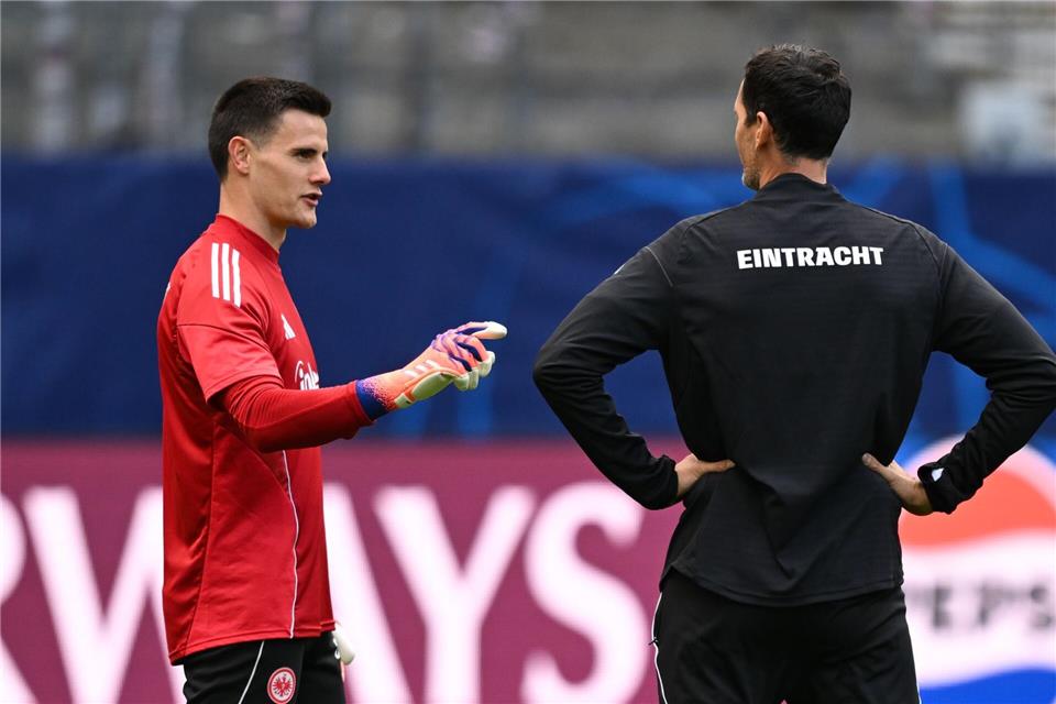 Nach Patzern: Zetterer statt Kauã Santos im Eintracht-Tor Michael Zetterer wird für Eintracht Frankfurt gegen den FC Liverpool im Tor stehen.Arne Dedert/dpa