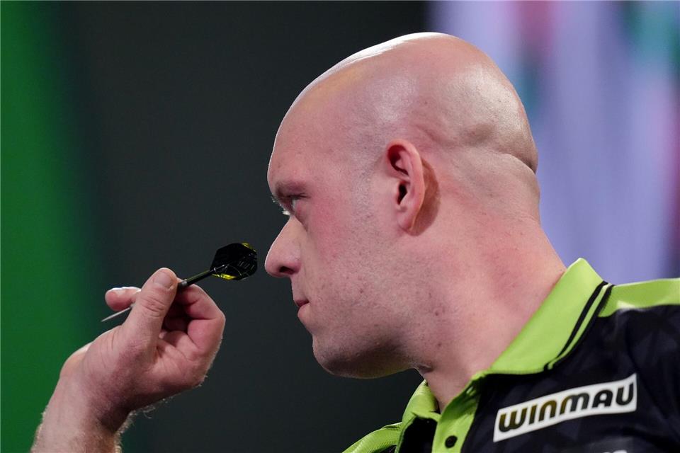 Michael van Gerwen wurde seiner Favoritenrolle nur mit Mühe gerecht.John Walton/PA Wire/dpa