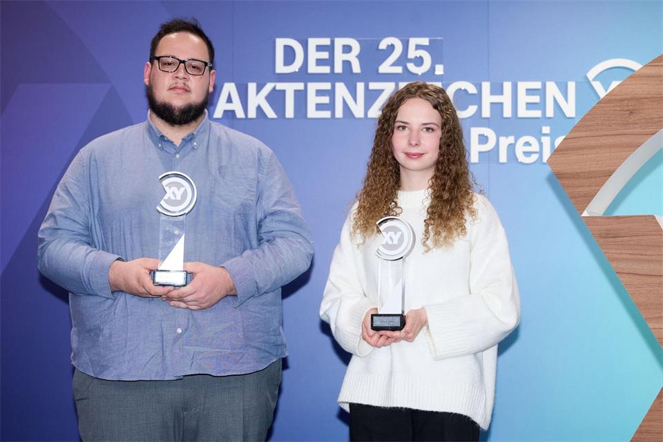 Michelle Kuhn und Marco Schwarzenberger aus Augsburg (Bayern) retteten eine überfallene Frau.Sebastian Christoph Gollnow/dpa