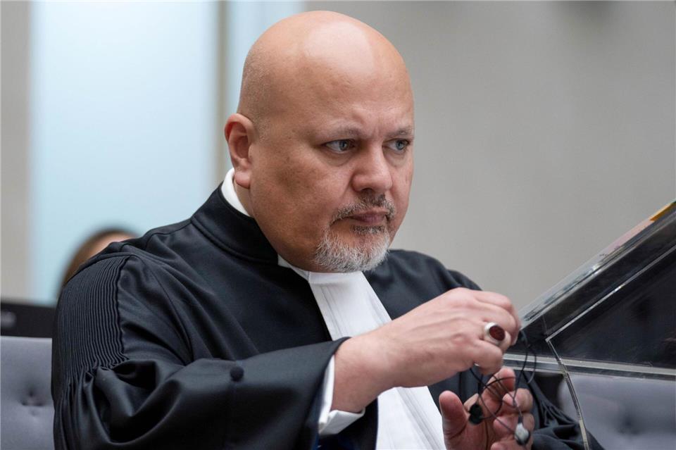 Strafgerichtshof: Software aus Deutschland statt Microsoft  Microsoft war wegen der Blockade des E-Mail-Kontos des Chefanklägers des Internationalen Strafgerichtshofs, Karim Khan, zunehmend in die Schusslinie geraten. (Archivbild)Peter Dejong/AP/dpa