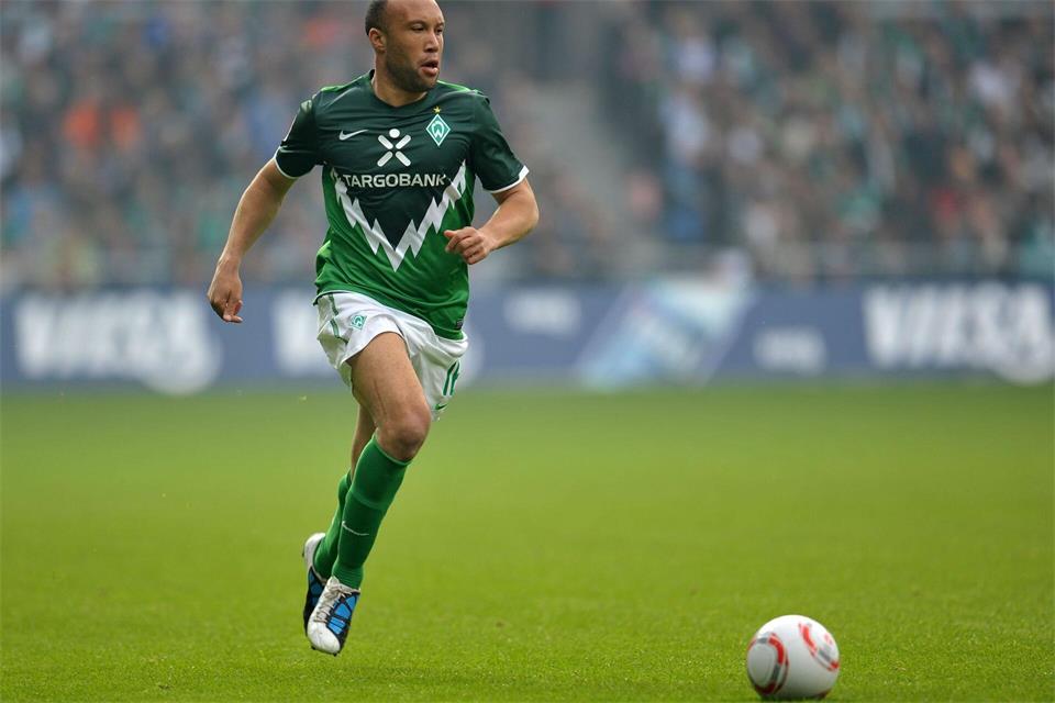 Mikael Silvestre und andere Ex-Fußballstars fordern das Aus für Infantino. (Archivbild)picture alliance / dpa