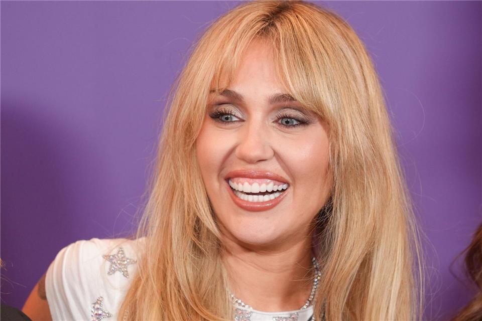 Miley Cyrus bei der Premiere von „Hannah Montana 20th Anniversary Special“ in Los Angeles.Chris Pizzello/Invision/AP/dpa