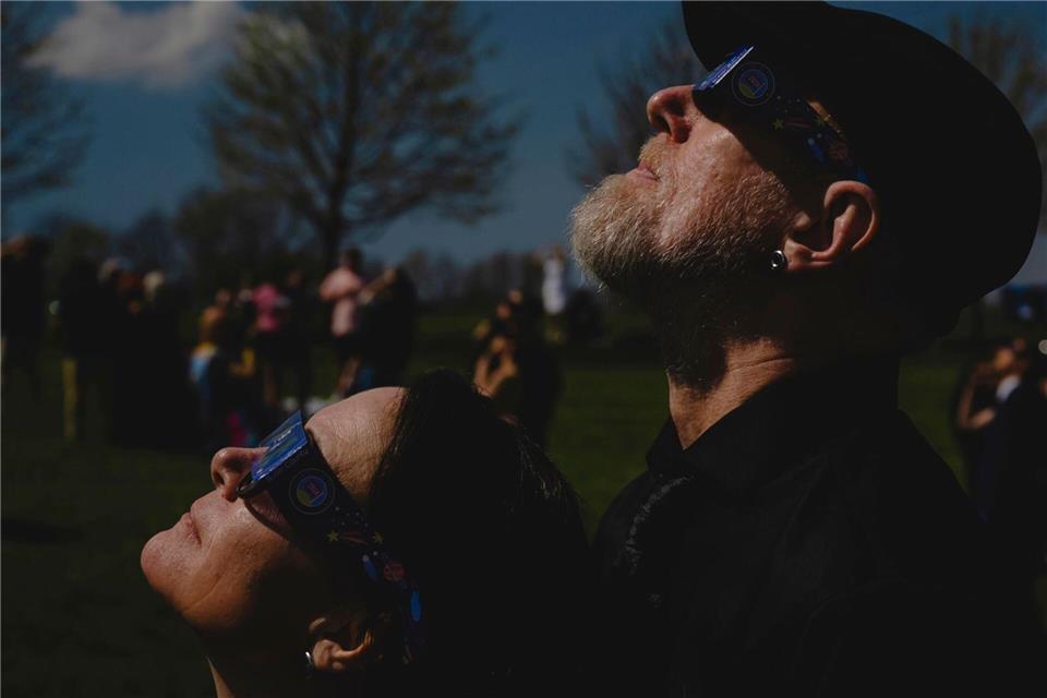 Millionen Menschen werden zum Himmel schauen, wenn die Sonne am 12. August vom Mond bedeckt ist. (Archivbild)Jon Cherry/AP/dpa