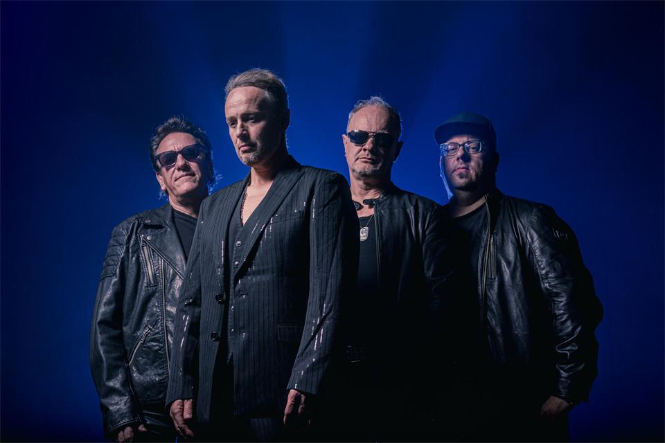 Mind2Mode bringen Songs von Depeche Mode und U2 auf die Bühne im Reken-Forum.