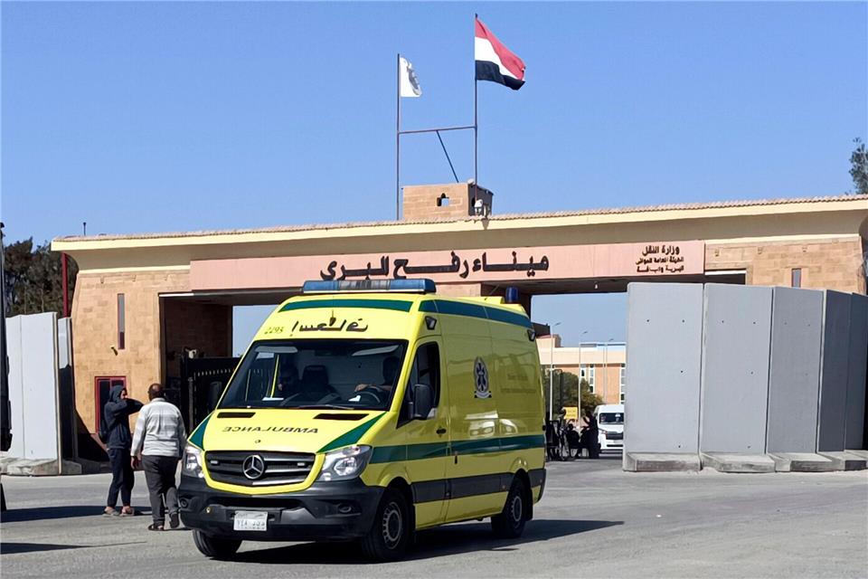 Mindestens 326 humanitäre Helfer wurden nach UN-Angaben im vergangenen Jahr weltweit getötet. Die meisten Opfer waren im Gazastreifen zu verzeichnen. (Symbolbild)Ahmed abudraa/AP/dpa