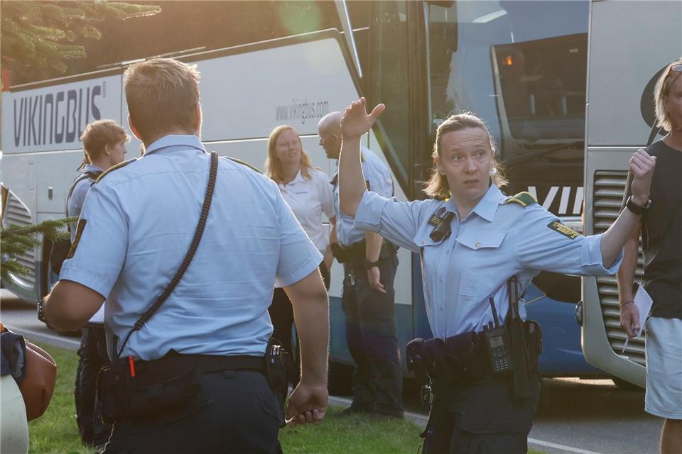 Mindestens ein Mensch kam bei dem Zugunglück ums Leben.Robert Wengler/Ritzau Scanpix/AP/dpa