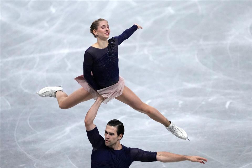 Minerva Hase (o) und Nikita Volodin sind bei der EM Goldfavorit. (Archivbild)Hiro Komae/AP/dpa