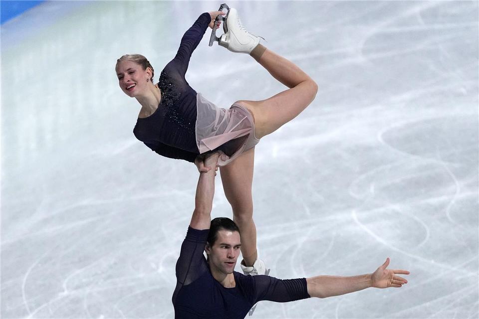 Minerva Hase und Nikita Volodin belegen im Grand-Prix-Finale den dritten Platz.Hiro Komae/AP/dpa