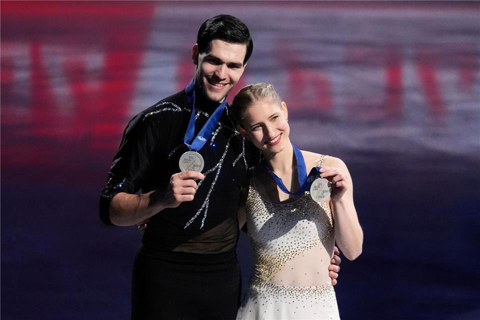 Minerva Hase und Nikita Wolodin holten bei der Eiskunstlauf-WM Silber und sind auch bei Olympia Medaillenkandidaten.Charles Krupa/AP/dpa