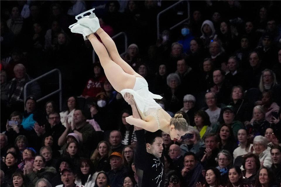 Minerva Hase und Nikita Wolodin zeigten eine nahezu perfekte Kür.Charles Krupa/AP/dpa