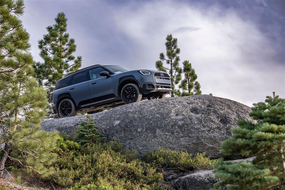 Mini-SUV für Abenteuerlustige: Die Untamed Edition des Mini Countryman hat robustere Anbauteile und mehr Bodenfreiheit.Bernhard Filser/BMW AG/dpa-tmn