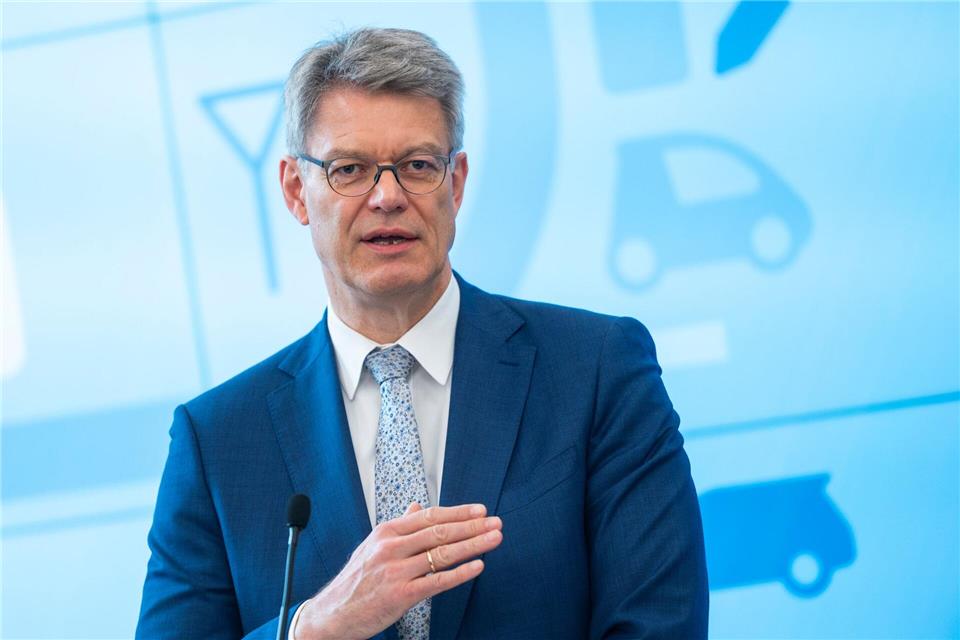 Minister Schnieder: „Mobilität darf kein Privileg sein.“Christophe Gateau/dpa