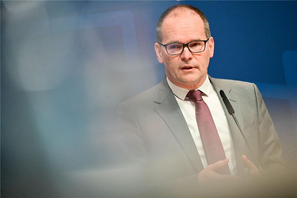Minister Tonne mahnt, die Bedeutung der Hannover Messe im Blick zu behalten. (Archivbild)Sebastian Christoph Gollnow/dpa