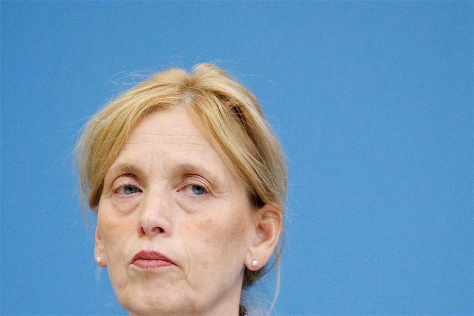 Ministerin Prien bleibt dabei, ihre Reformen durchzusetzen. (Archivbild)Carsten Koall/dpa