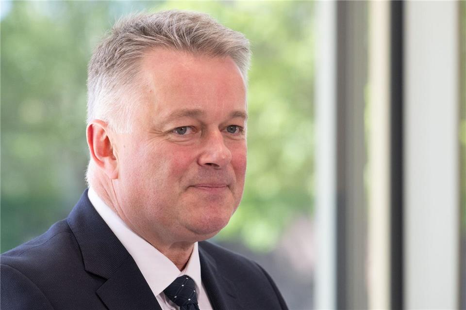 Ministerpräsident Gordon Schnieder (CDU) will den Bundesrat für Gespräch nutzen. (Archivbild)Boris Roessler/dpa