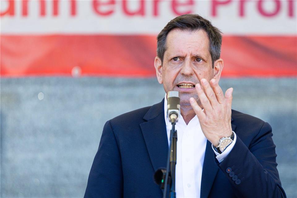 Ministerpräsident Lies sagt, die Entscheidung sei nicht leicht gefallen. (Archivbild)Michael Matthey/dpa