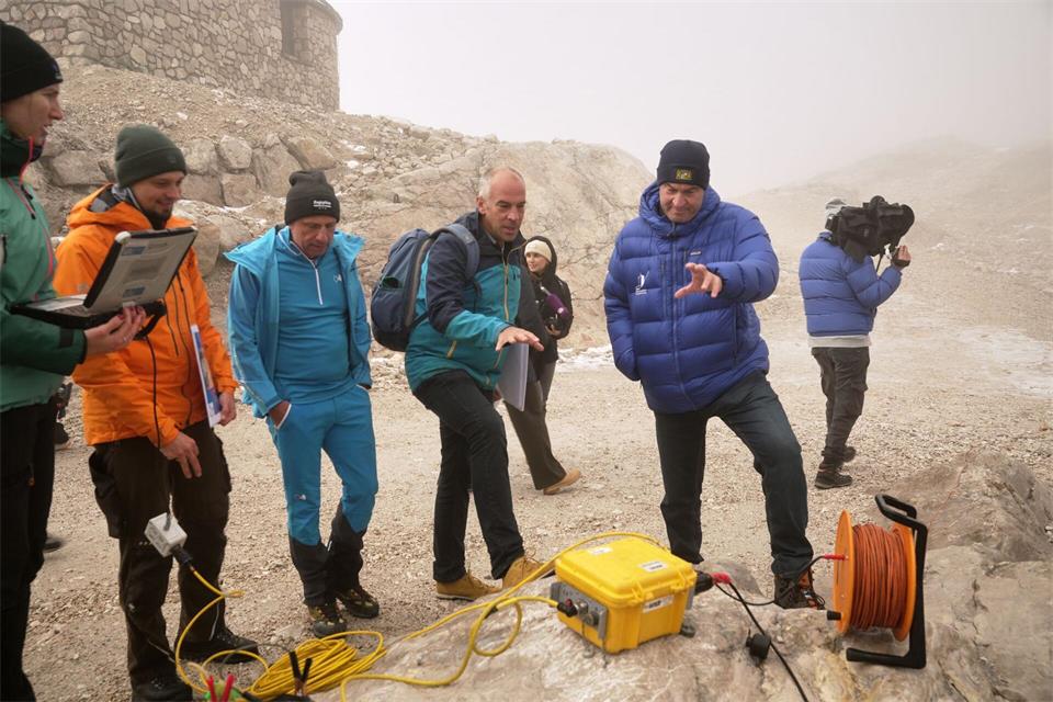Ministerpräsident Markus Söder (CSU) besuchte die Forschungsstation auf der Zugspitze. Ehsan Monajati/dpa