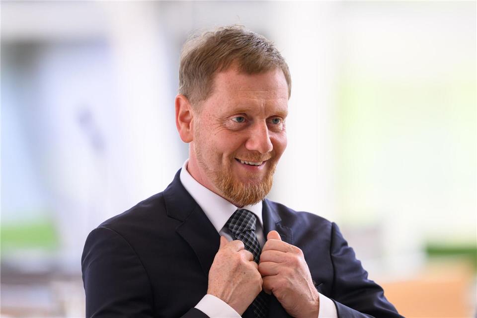 Ministerpräsident Michael Kretschmer (CDU) äußerte sich bei einer Regierungsbefragung im Landtag. (Archivbild)Robert Michael/dpa