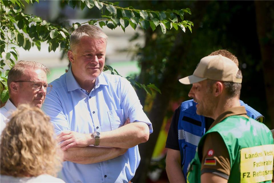 Ministerpräsident Schnieder ist in den Landkreis Bad Kreuznach gekommen und richtet den Blick in die Zukunft. Thomas Frey/dpa