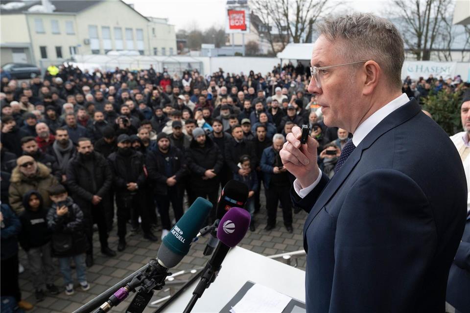 Ministerpräsident Schweitzer zeigte sich von der Tat tief betroffen.Boris Roessler/dpa