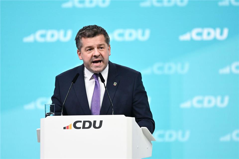 Ministerpräsident Sven Schulze (CDU) hat erneut vor den Folgen einer AfD-geführten Landesregierung in Sachsen-Anhalt gewarnt. (Archivbild)Katharina Kausche/dpa