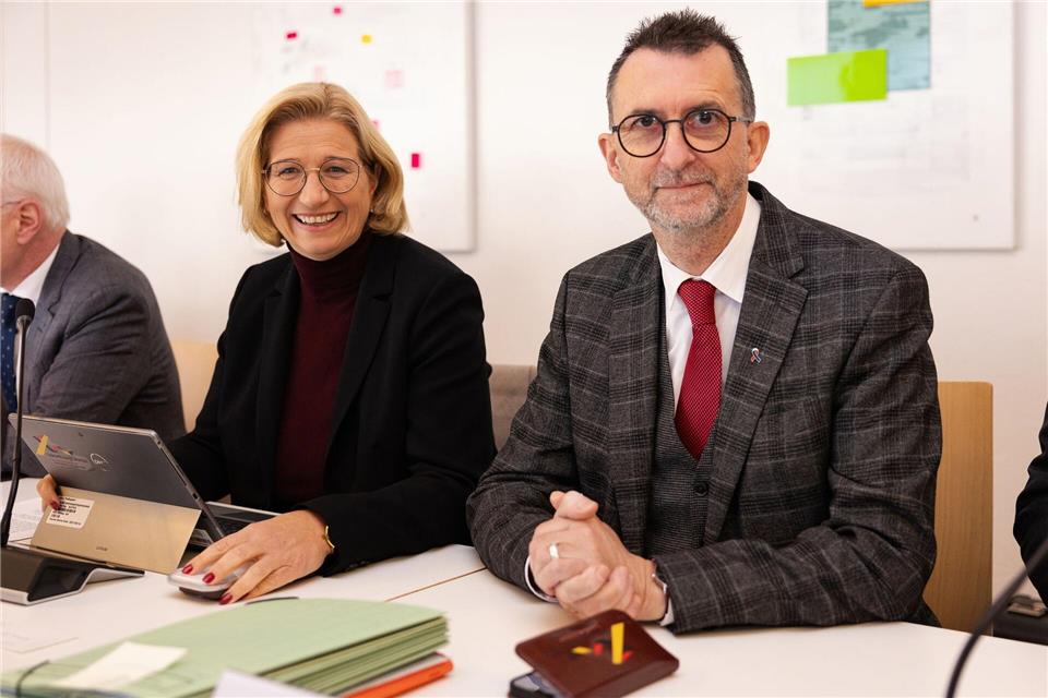 Ministerpräsidentin Anke Rehlinger (SPD) und Innenminister Reinhold Jost (SPD) wollen gemeinnützige Vereine unterstützen (Archivbild). Laszlo Pinter/dpa/Laszlo Pinter