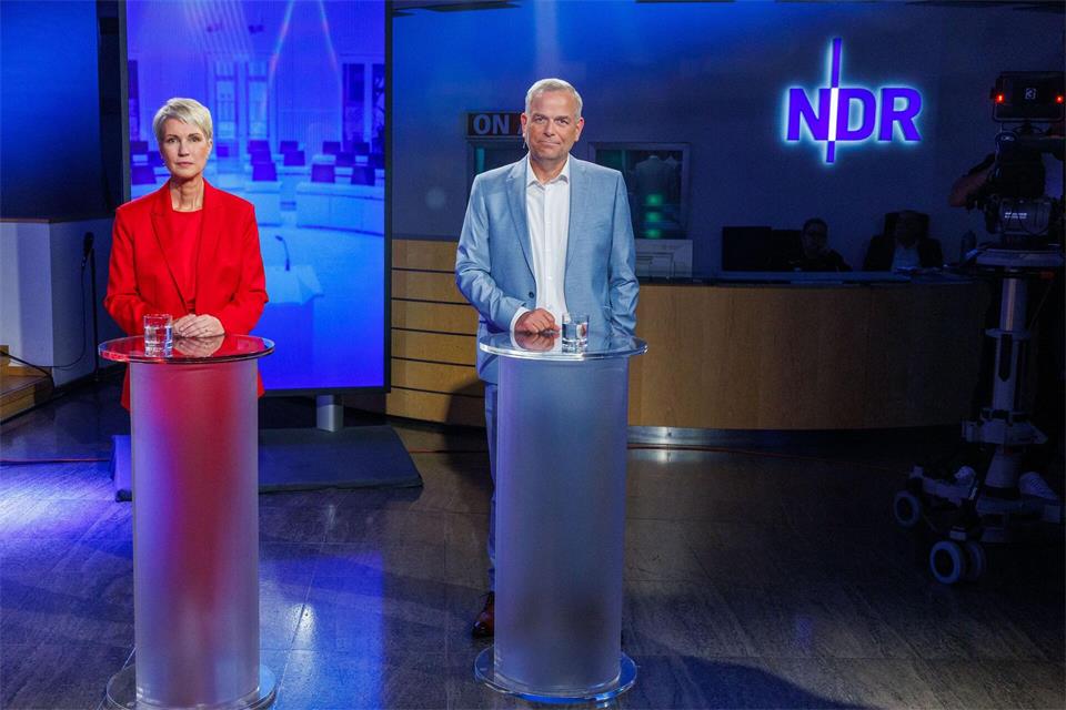 Ministerpräsidentin Manuela Schwesig (SPD) und ihr Herausforderer zur Landtagswahl in Mecklenburg-Vorpommern, Leif-Erik Holm, trafen zu ihrem zweiten TV-Duell beim NDR aufeinander. Jens Büttner/dpa