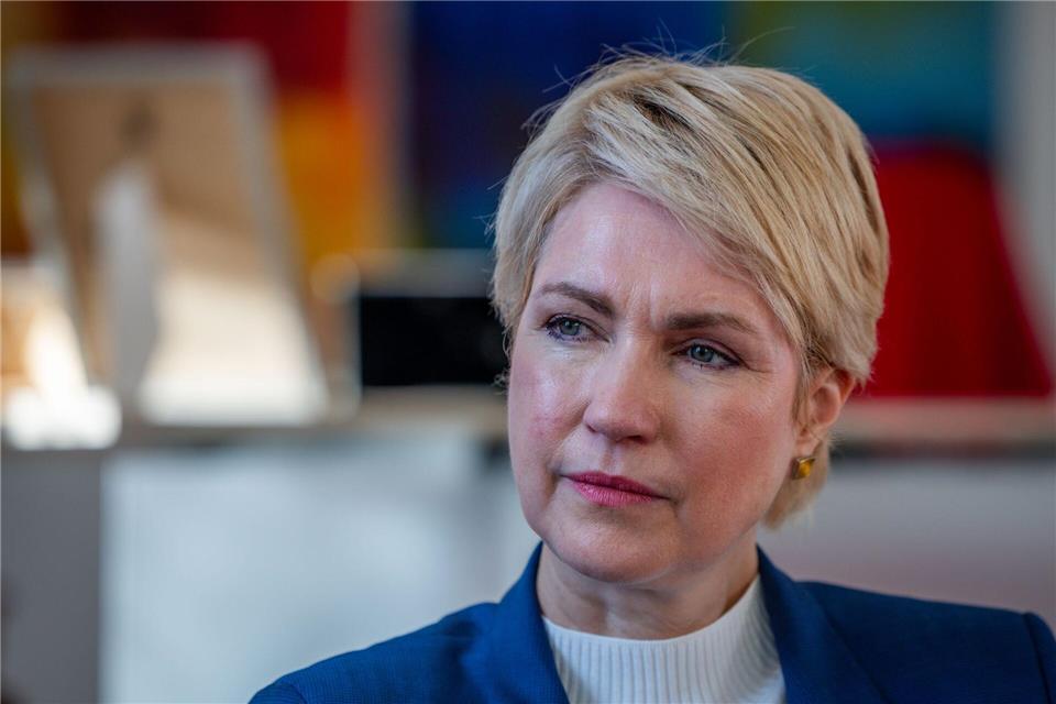 Ministerpräsidentin Manuela Schwesig ruft im neuen Jahr zu Zusammenhalt und Engagement auf. (Archivbild)Jens Büttner/dpa