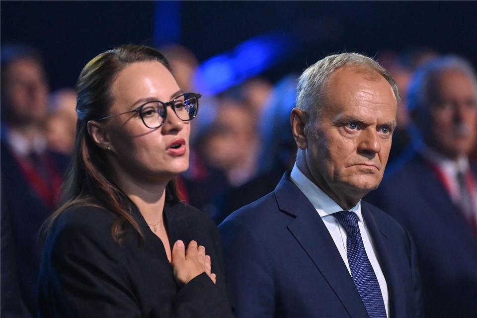 Ministerpräsidentin Swyrydenko (l.) aus Kiew vertritt Präsident Selenskyj.Adam Warzawa/PAP/dpa