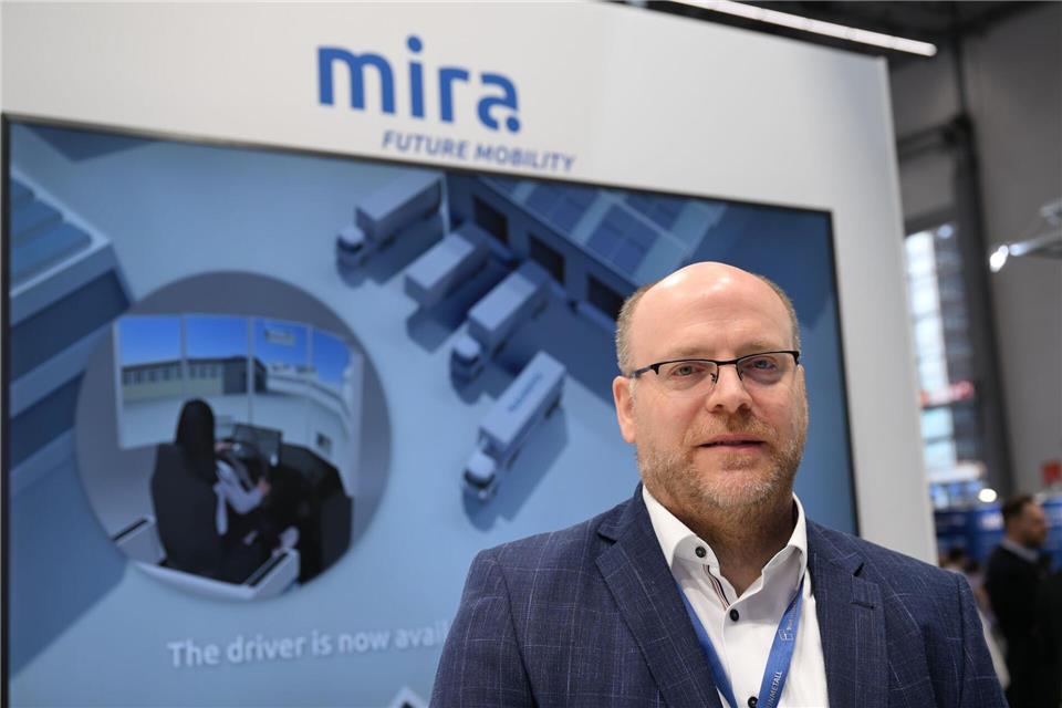 Mira-Chef Win Neidlinger sieht den Testbetrieb mit der Rheinbahn als Brücke in den Realbetrieb.Wolf von Dewitz/dpa